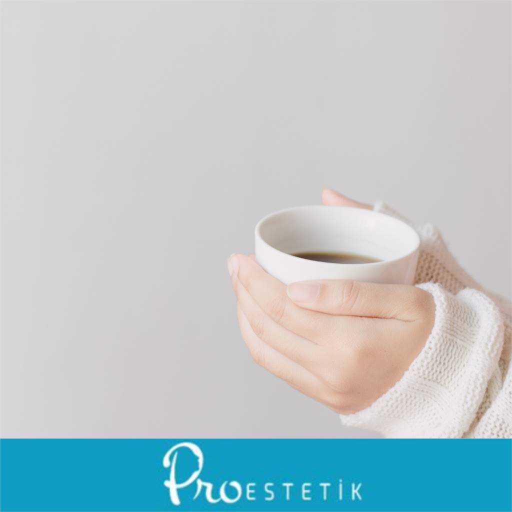 Diş Renklenmeleri: Kahve, Çay ve İlaçların Etkisi Nasıl Azaltılır?